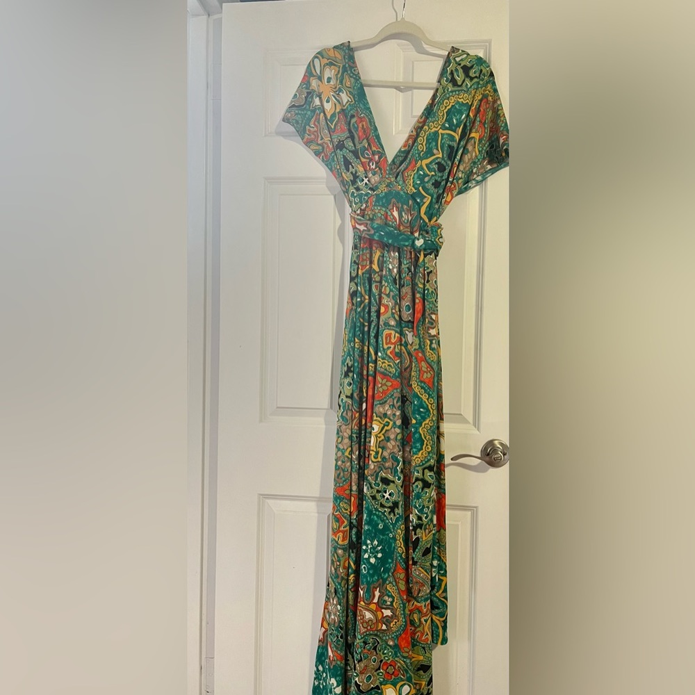 Convertible Print Maxi dress. - Picture 2 of 6